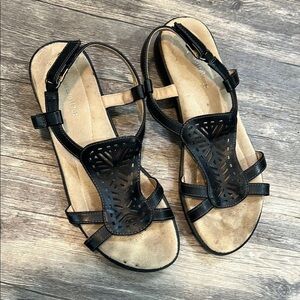 Naturalizer Black and Cream Strappy Sandals